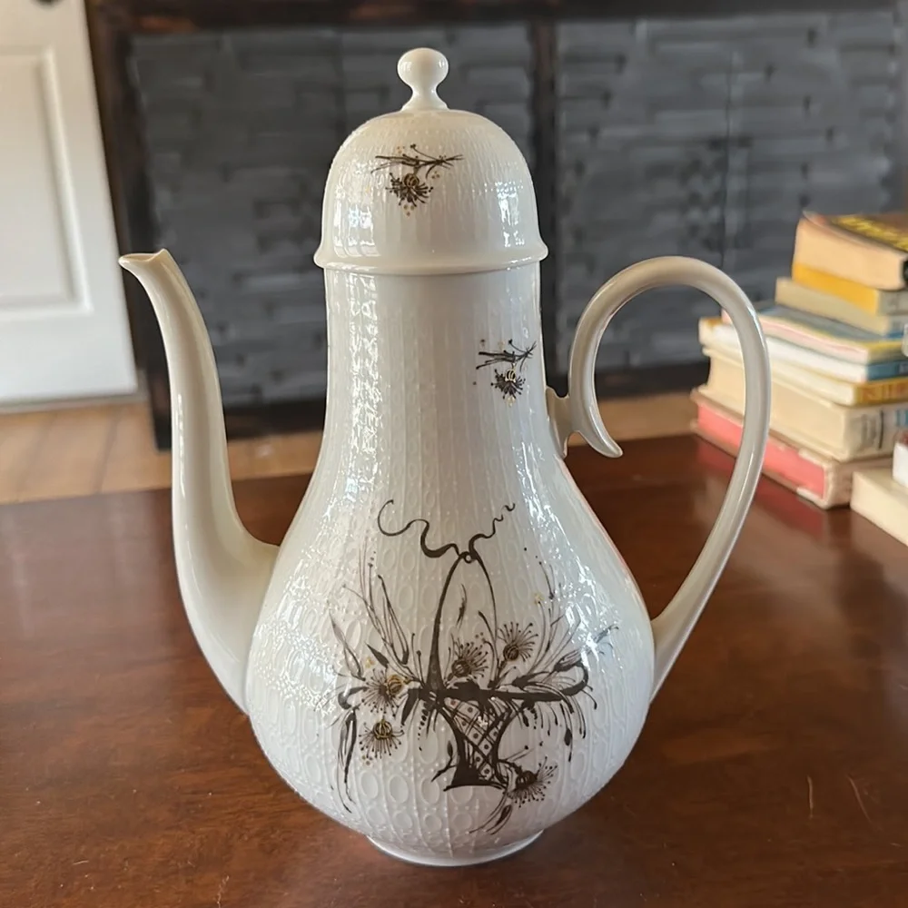❤️ 1960's Basquette Rosenthal Romanze Signed Bjern Wiinblad Coffee Pot